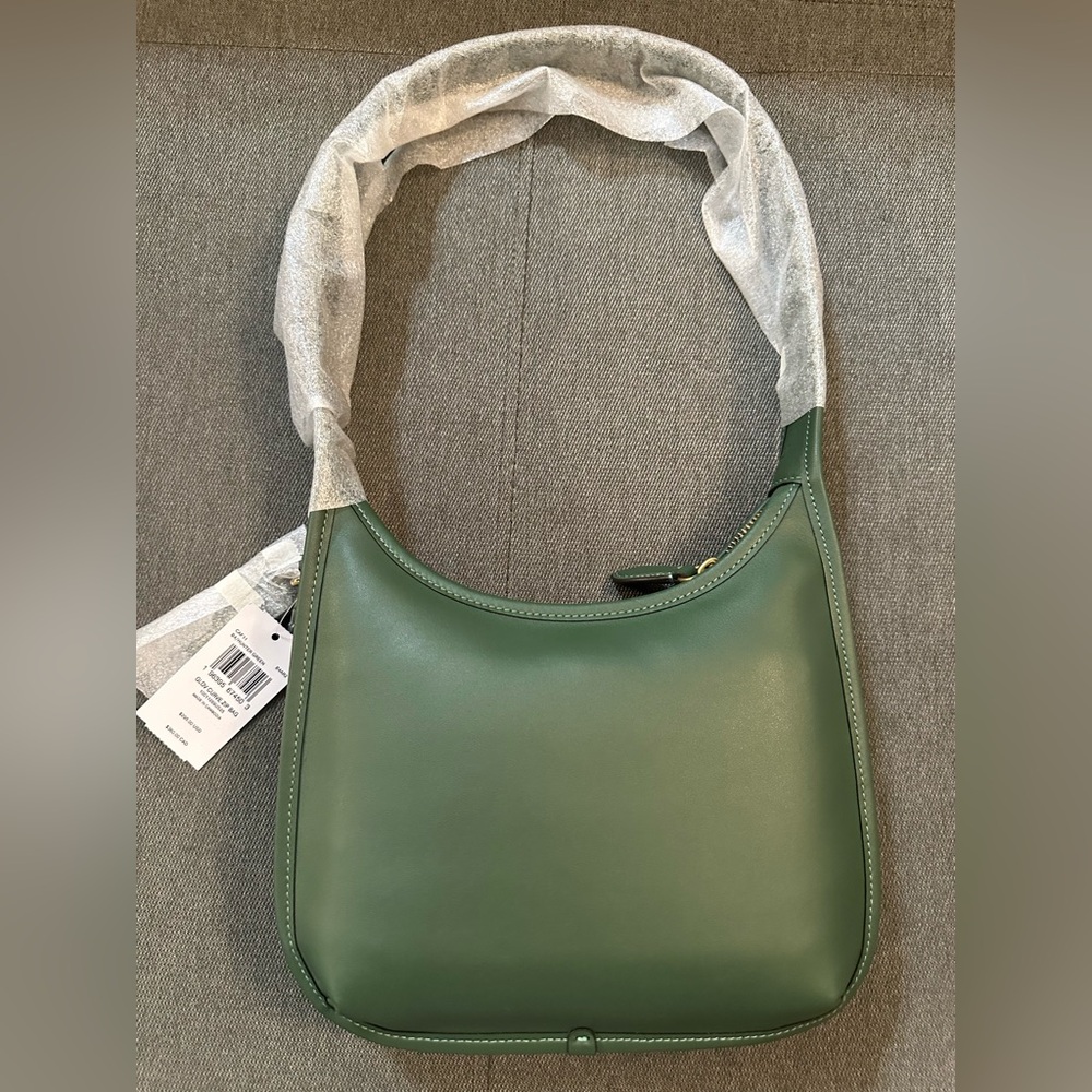 Coach Curve Zip Bag - Green - Glovetanned Leather